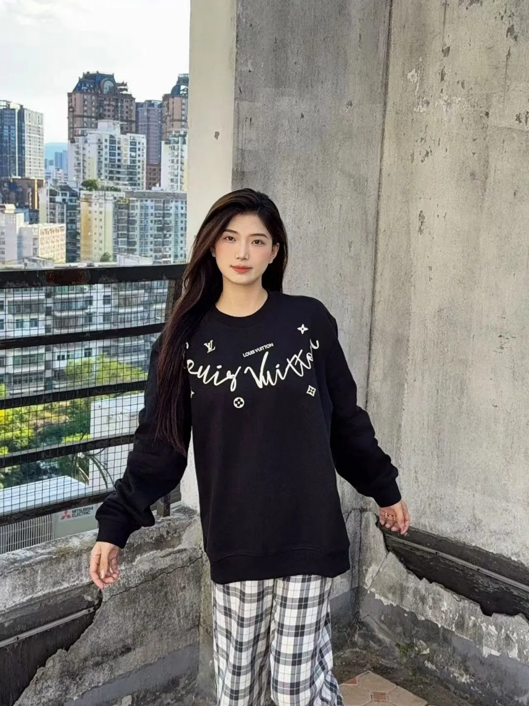 Louis Vuitton/Louis Vuitton 25Fw cursive signature letter print crew neck sweatshirt